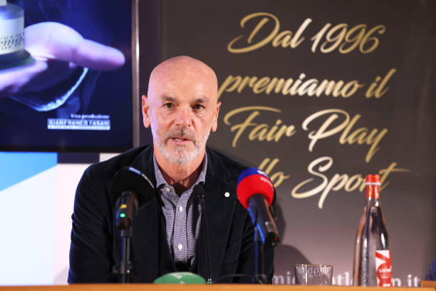 ITA: AC Milan Coach Stefano Pioli Receives The Luigi Simoni Gentleman Aaward