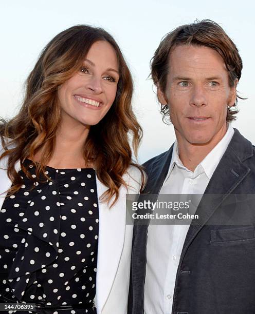 Actress Julia Roberts and Daniel Moder attend Heal The Bay's "Bring Back The Beach" Annual Awards Presentation & Dinner held at The Jonathan Club on...