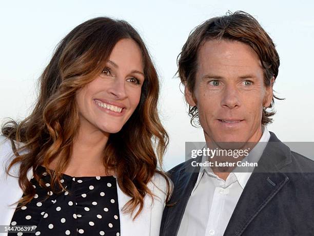 Actress Julia Roberts and Daniel Moder attend Heal The Bay's "Bring Back The Beach" Annual Awards Presentation & Dinner held at The Jonathan Club on...