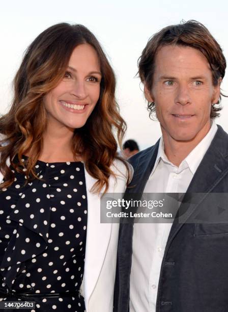 Actress Julia Roberts and Daniel Moder attend Heal The Bay's "Bring Back The Beach" Annual Awards Presentation & Dinner held at The Jonathan Club on...