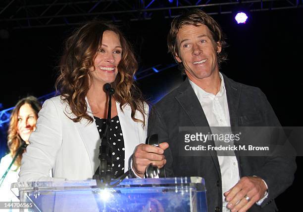 Actress Julia Roberts and Daniel Moder attend Heal The Bay's Bring Back The Beach Fundraiser on May 17, 2012 in Santa Monica, California.
