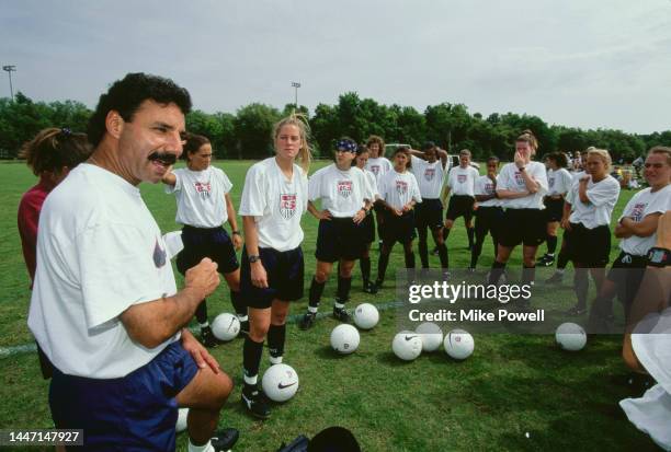 Tony DiCicco , head coach for the United States Women's national soccer team addresses the team during a training session on 5th April 1995 at the...