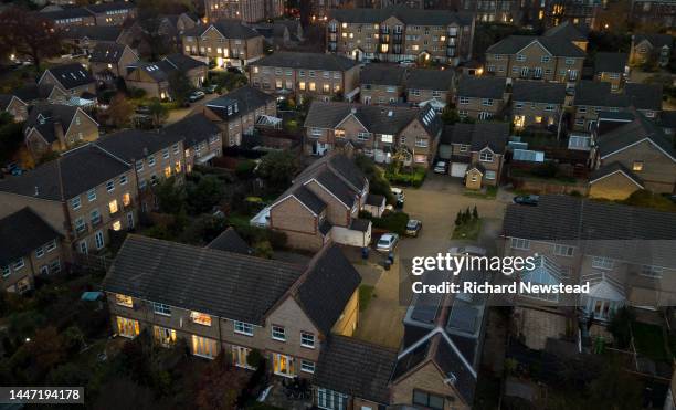 uk housing at dusk - district stock pictures, royalty-free photos & images
