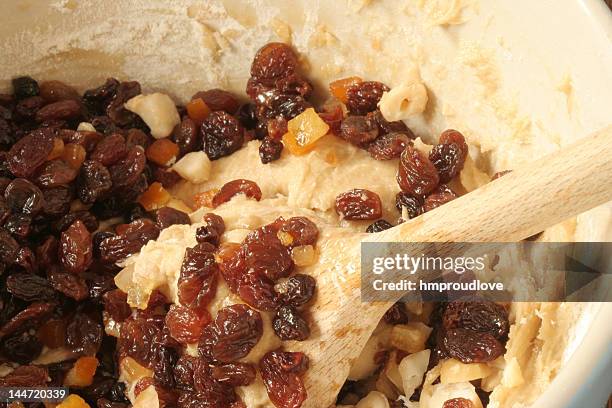 hinzufügen von obst - rosine stock-fotos und bilder
