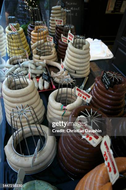 blood sausage - belgische cultuur stockfoto's en -beelden