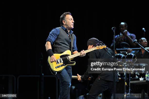 375 Bruce Springsteen Performs In Barcelona Stock Photos, High-Res ...