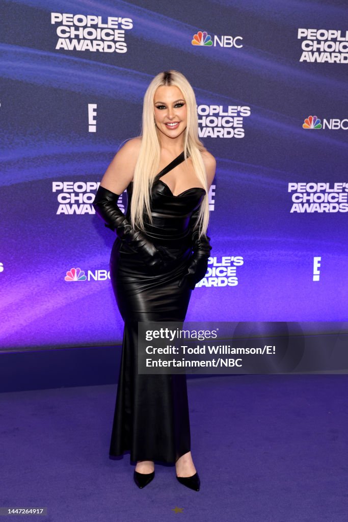 Tana Mongeau arrives to the 2022 People's Choice Awards held at the