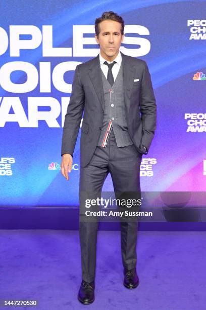 Ryan Reynolds attends the 2022 People's Choice Awards at Barker Hangar on December 06, 2022 in Santa Monica, California.