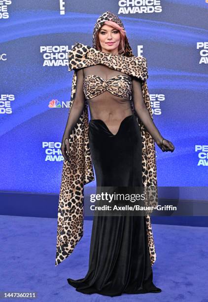 Shania Twain attends the 2022 People's Choice Awards at Barker Hangar on December 06, 2022 in Santa Monica, California.