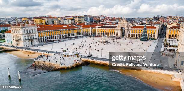 panoramic view of praça do comércio - lisbon portugal stock pictures, royalty-free photos & images