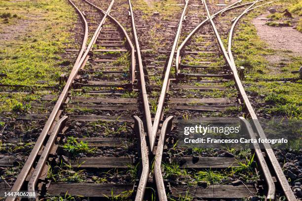 railroad tracks - weichen gleise stock-fotos und bilder