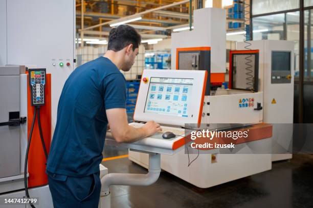 Machine Shop Visual Factory Visual Factory Photos and Premium High Res Pictures - Getty Images