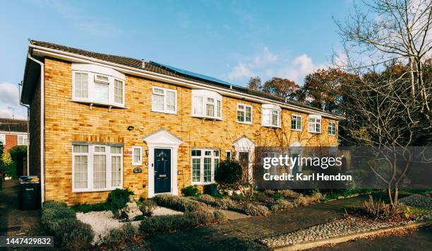 a view of  houses at sunset - weybridge 個照片及圖片檔