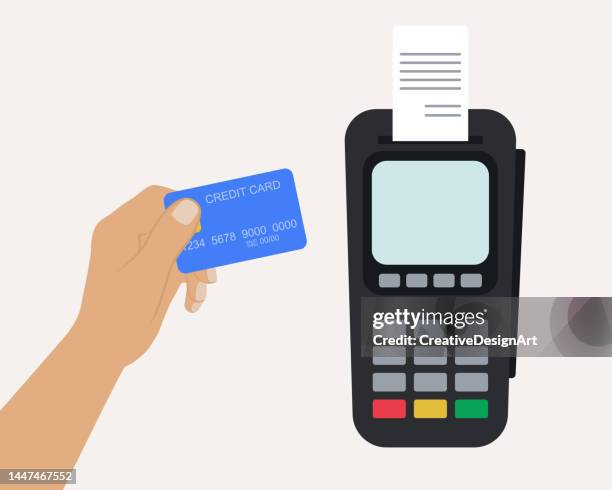 stockillustraties, clipart, cartoons en iconen met contactless payment by credit card and pos terminal. hand holding credit card - tikken en betalen