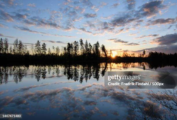 scenic view of lake against sky during sunset,sweden - sverige landskap stock pictures, royalty-free photos & images