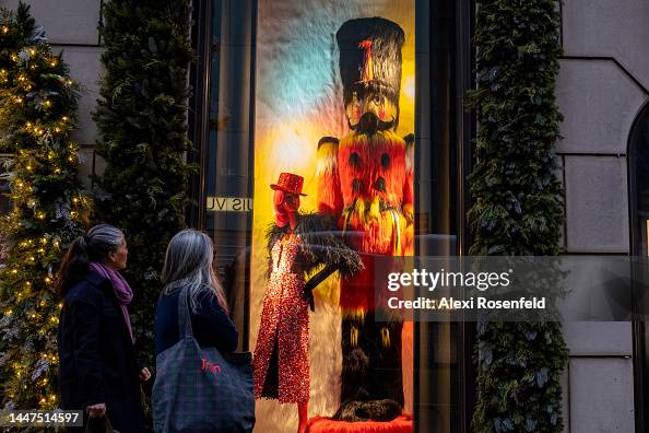 943 Bergdorf Goodman Holiday Windows Stock Photos, High-Res Pictures, and  Images - Getty Images