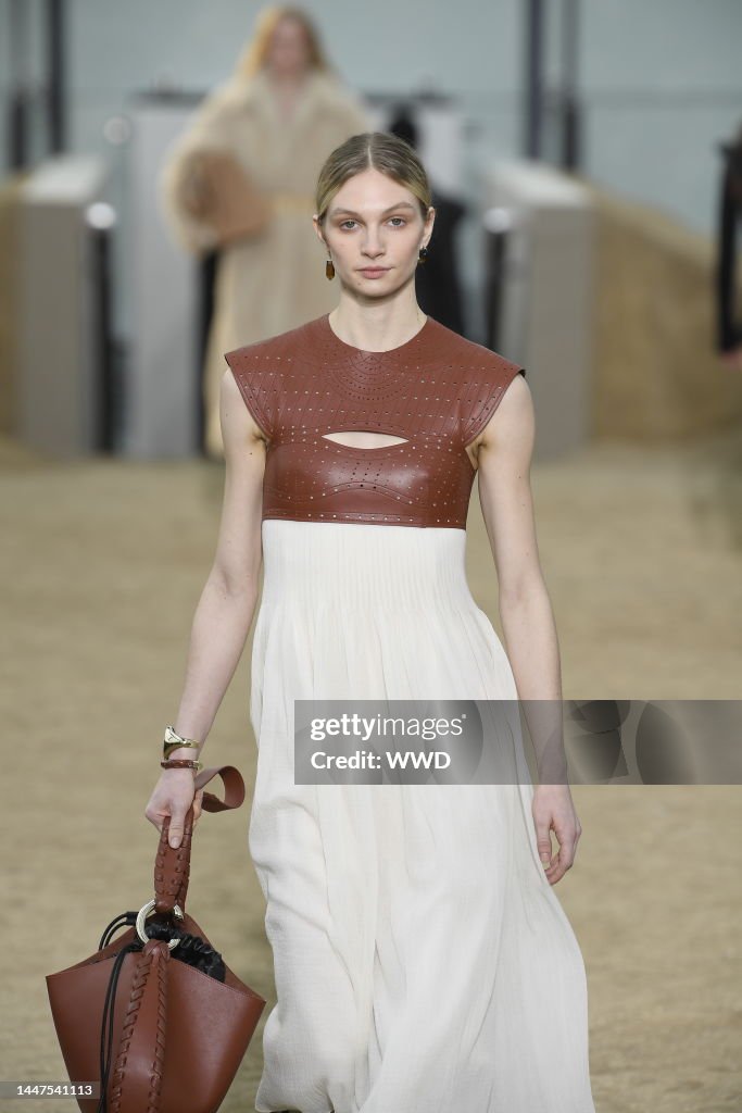 Chloe Rtw Chloé, Runway, RTW FW 2022-23, photographed in Paris on March 3rd ...