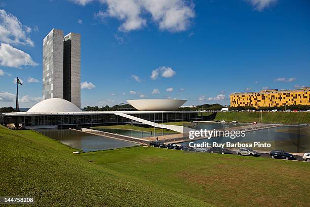 national congress of brazil - brasilia fotografías e imágenes de stock