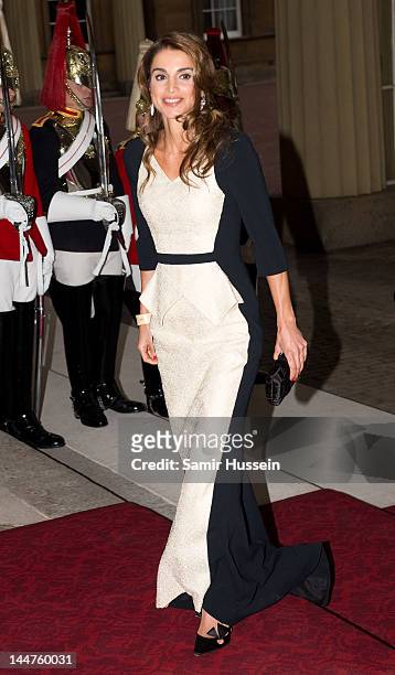 Queen Rania of Jordan attends a dinner for foreign Sovereigns to commemorate the Diamond Jubilee at Buckingham Palace on May 18, 2012 in London,...