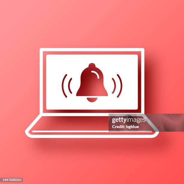 laptop mit klingelklingel - benachrichtigung. symbol auf rotem hintergrund mit schatten - bell icon stock-grafiken, -clipart, -cartoons und -symbole