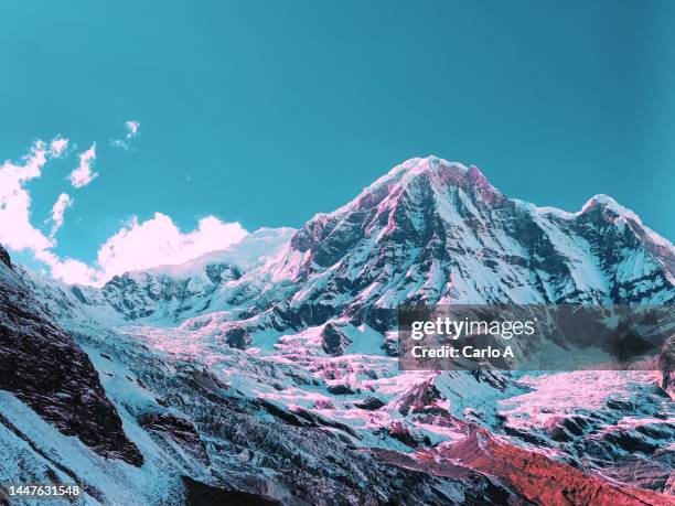 surreal landscape of himalayan mountain - annapurna conservation area fotografías e imágenes de stock