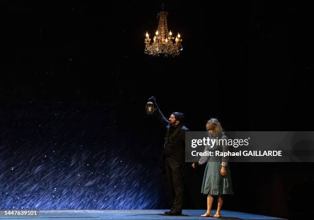 Suliane Brahim et Jérôme Pouly de la troupe de la Comédie-Française lors de l'interprétation de la pièce "La Reine des Neiges, l'histoire oubliée",...