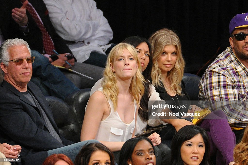 Celebrities At The Lakers Game