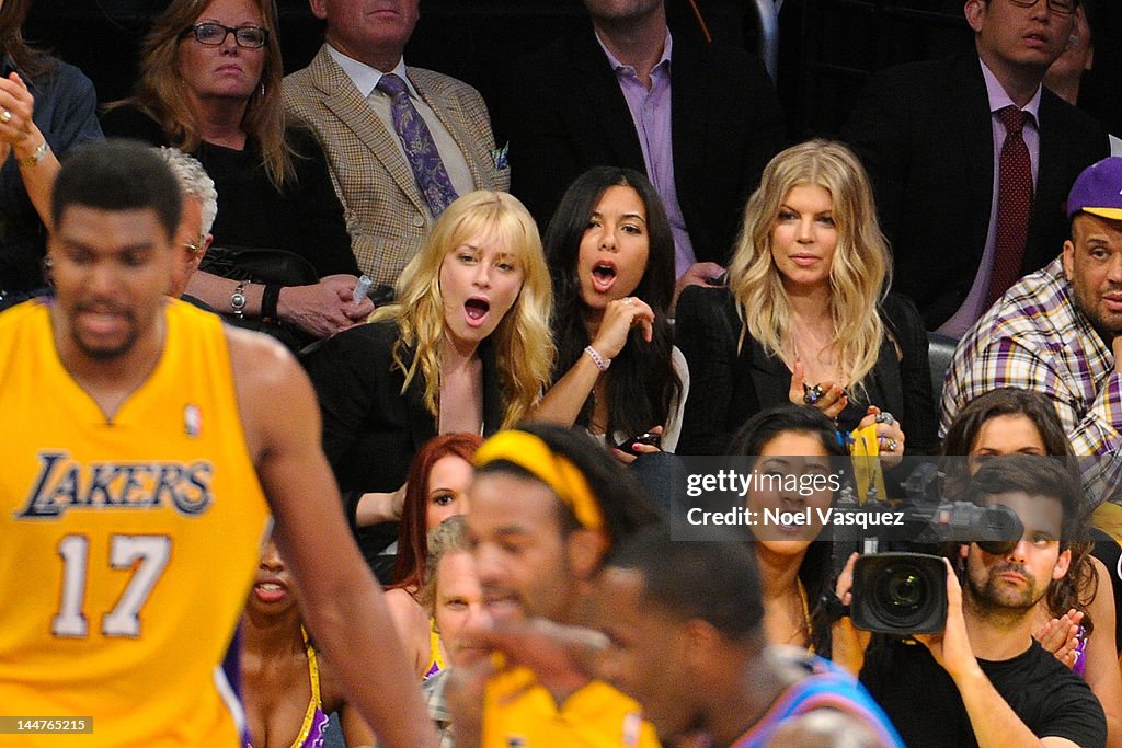 Celebrities At The Lakers Game