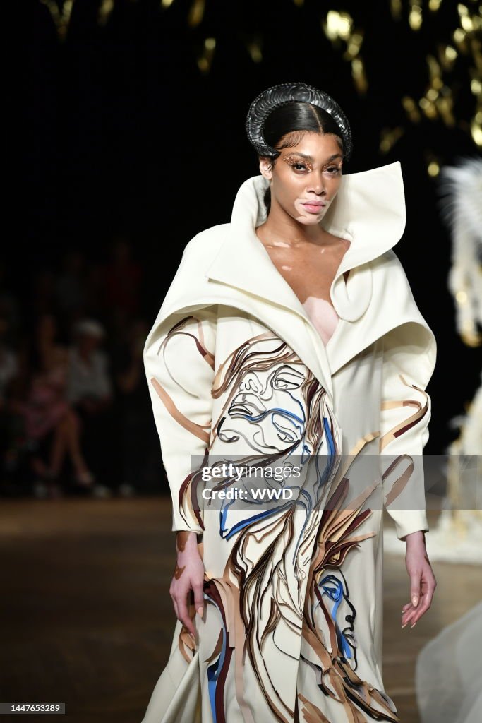 Iris Van Herpen Runway Paris Couture FW 2022 2023 Photographed In iris-van-herpen-runway-paris-couture-fw-2022-2023-photographed-in