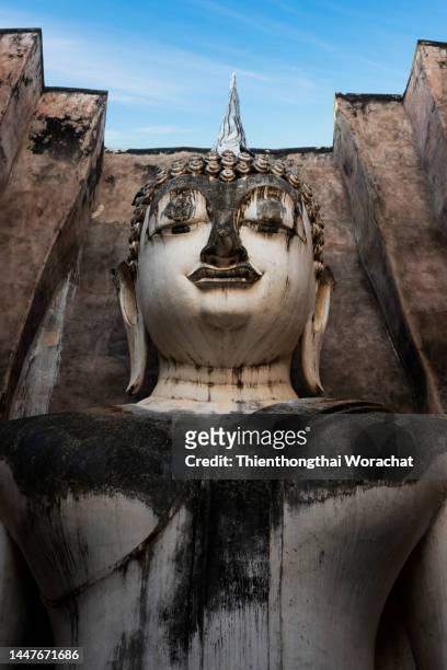 art of the buddha statue and architecture at sukhothai historical park in sukhothai province, thailand. historic architectural of thai buddhism. unesco world heritage - sukhothai stockfoto's en -beelden