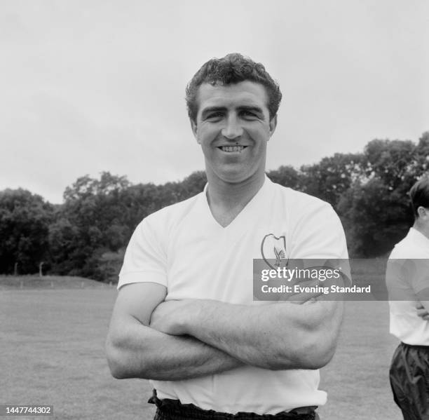222 Bobby Smith Tottenham Stock Photos, HighRes Pictures, and Images