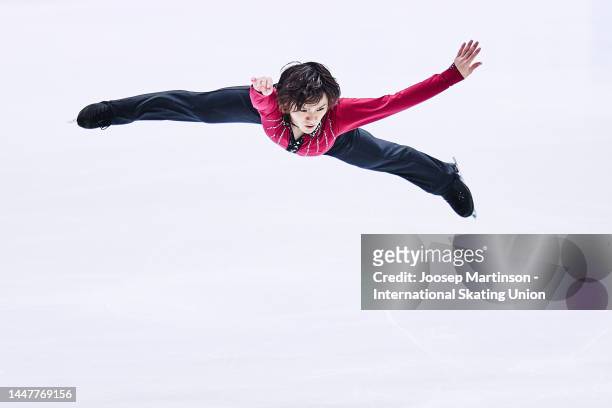 Shoma Uno of Japan competes in the Men's Short Program during the ISU Grand Prix of Figure Skating Final at Palavela Arena on December 08, 2022 in...