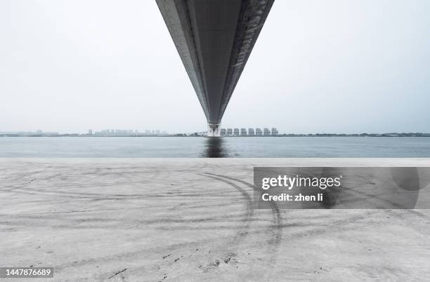 empty parking lot - white bay stock pictures, royalty-free photos & images