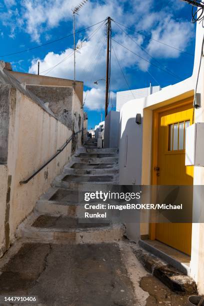 traditional village of megalochori, santorini, greece - megalochori stock-fotos und bilder