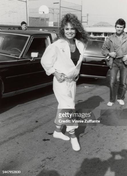 Dyan Cannon during the filming of the fundraising event "Hands Across America", across the United States, 25th May 1986.