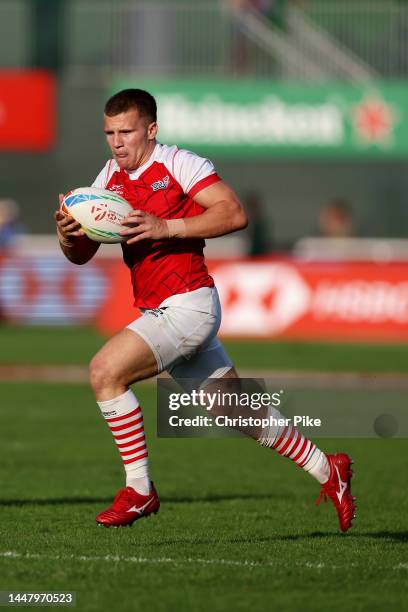 Freddie Roddick of Great Britain runs the ball for a try during the match between Great Britain and Australia on day one of the HSBC World Rugby...