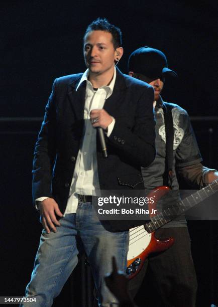 Chester Bennington of Linkin Park performs with Jay-Z at the Grammy Awards Show, February 8, 2006 in Los Angeles, California.