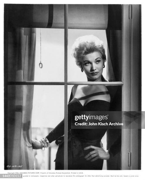 Publicity still of American actress Kim Novak in the film 'Pushover,' 1954.