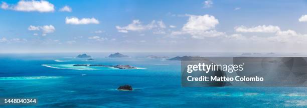 panoramic aerial view of mamanuca islands, fiji - western division fiji 個照片及圖片檔