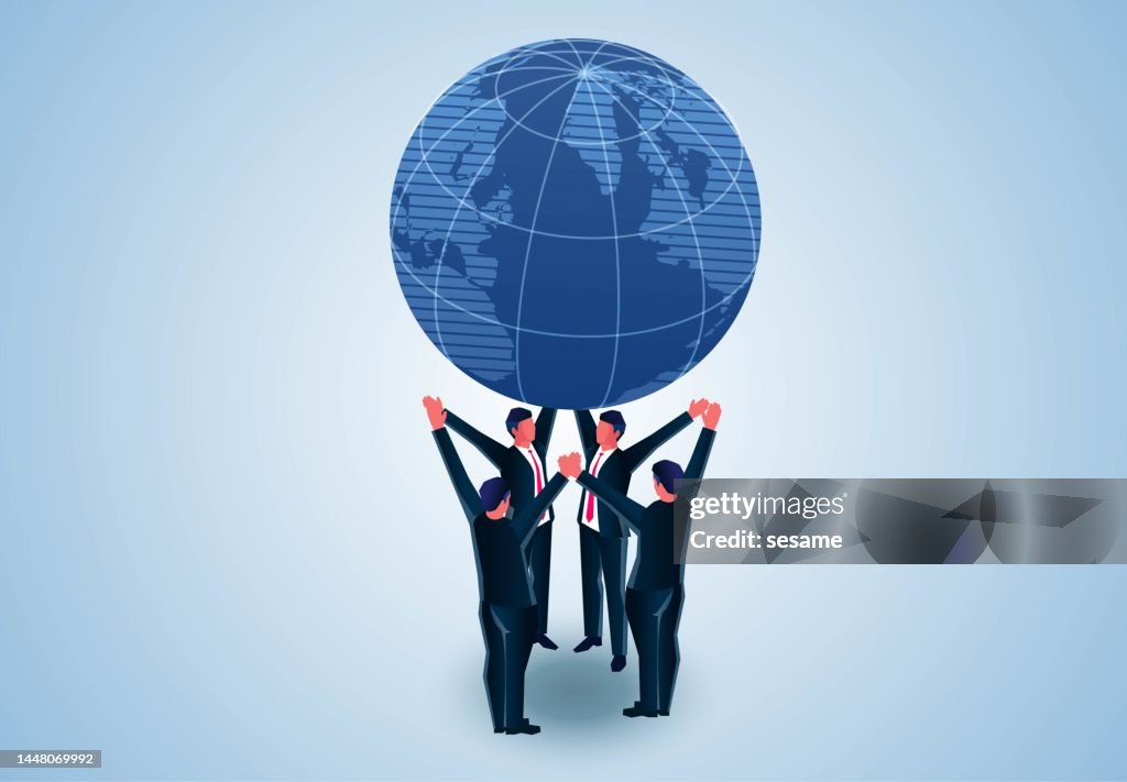 Globale Wirtschaft und Partnerschaft, globale wirtschaftliche Entwicklung, internationales Investitionswachstum oder Weltgeschäftswettbewerb, globaler Umweltprotektionismus, gleich weit entfernte vier Geschäftsleute, die zusammenkommen, um die Erde aufre