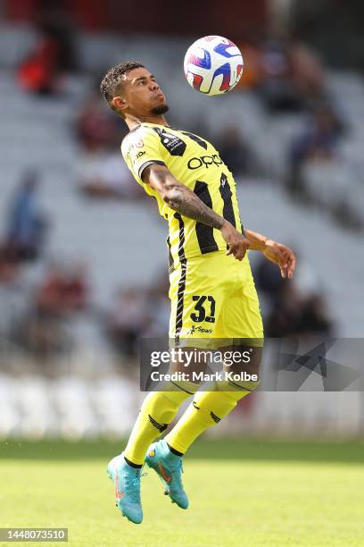 Yan Sasse of the Phoenix controls the ball during the round seven A-League Men's match between Wellington Phoenix and Western Sydney Wanderers at WIN...