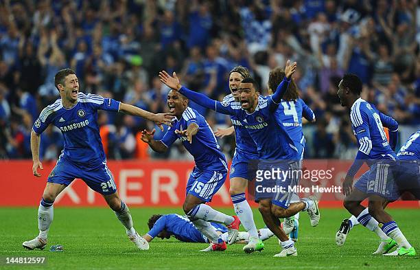 Gary Cahill, Florent Malouda, Fernando Torres and Jose Bosingwa of Chelsea celebrate after Didier Drogba scored the winning penalty during UEFA...