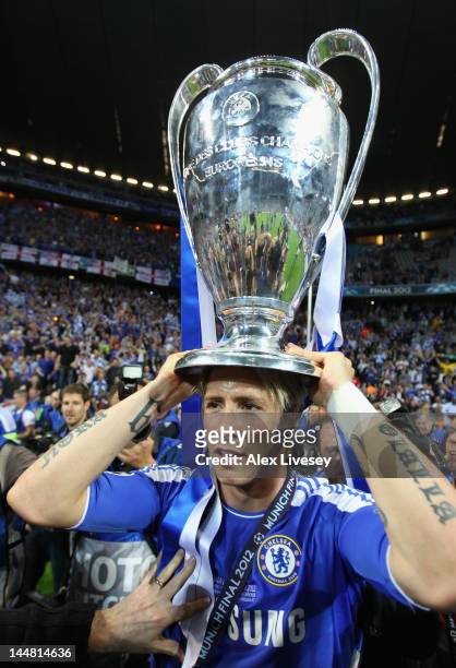 Fernando Torres of Chelsea celebrates with the trophy after their victory in the UEFA Champions League Final between FC Bayern Muenchen and Chelsea...