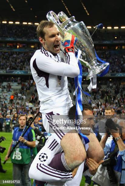 Petr Cech celebrates with the trophy after their victory in the UEFA Champions League Final between FC Bayern Muenchen and Chelsea at the Fussball...