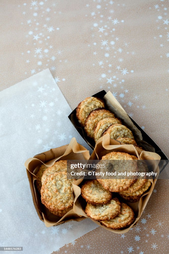 Sustainable idea - reusing tomato box for edible gift packaging