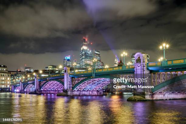 panorama looking north east over southwark bridge to the city of london england uk - south bank london stock pictures, royalty-free photos & images