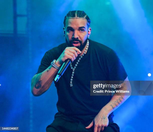 Rapper Drake performs onstage during "Lil Baby & Friends Birthday Celebration Concert" at State Farm Arena on December 9, 2022 in Atlanta, Georgia.