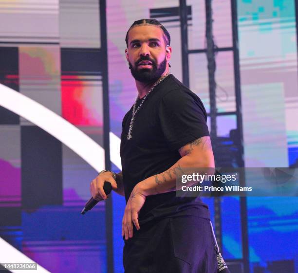 Rapper Drake performs onstage during "Lil Baby & Friends Birthday Celebration Concert" at State Farm Arena on December 9, 2022 in Atlanta, Georgia.