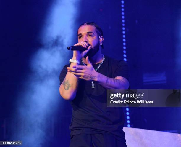 Drake College Rapper Drake Photos and Premium High Res Pictures - Getty Images