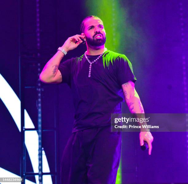 Rapper Drake performs onstage during "Lil Baby & Friends Birthday Celebration Concert" at State Farm Arena on December 9, 2022 in Atlanta, Georgia.